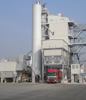 3. Labs at the service of the production plants Normally, asphalt-mix production plants
