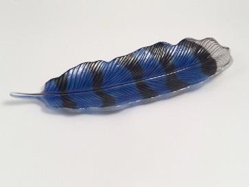 Feather Create feathers that are as fanciful or realistic as you like with Colour de Verre s Feather design. Once feathers are cast, they can be slumped into amazing decorative or functional pieces.