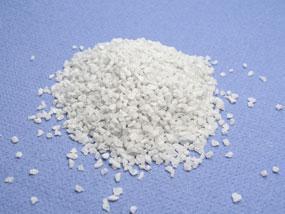 Granules Aluminiumoxide (QZ) used for deburring of small stamping parts like flat springs and