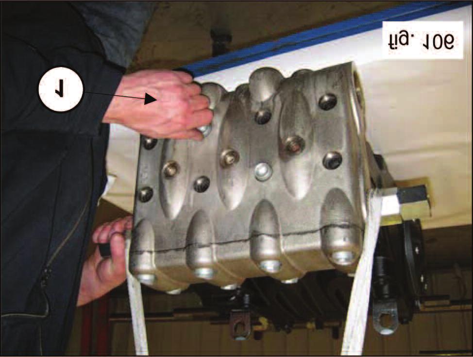 It is now possible to remove the head from the pump casing, unscrewing the 8 M16 x 180 screws (1, fig. 106).