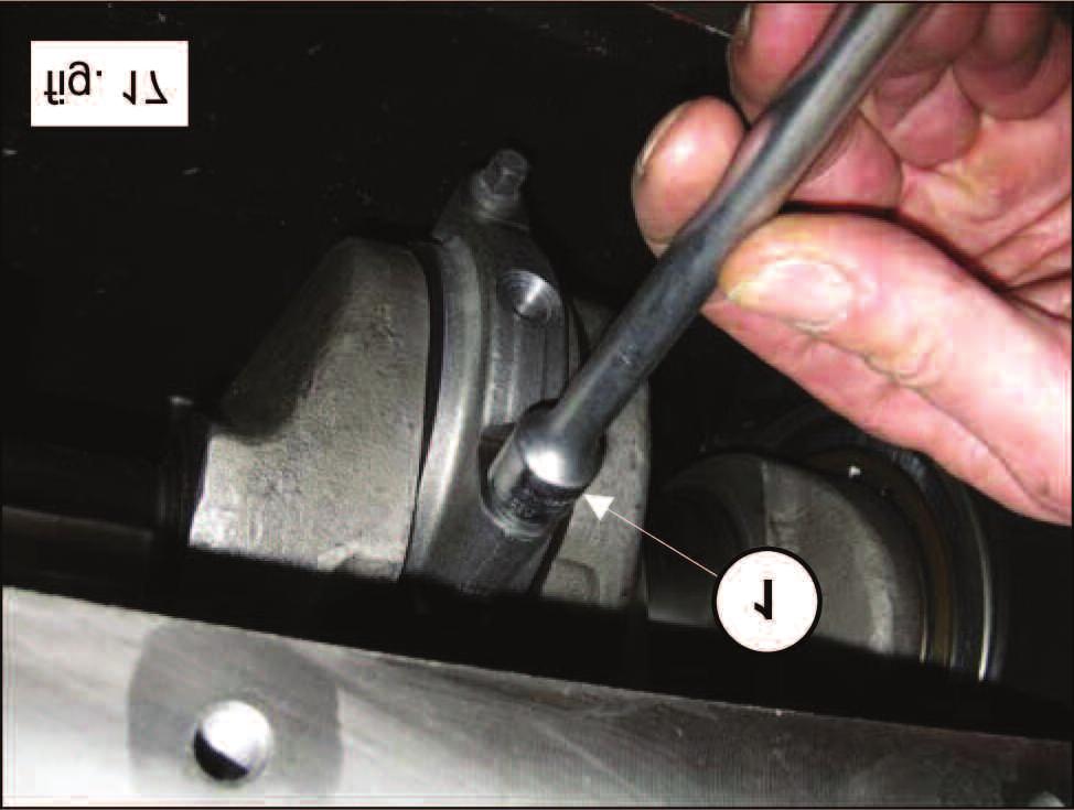 Remove the connecting rod caps with the lower semi-bearings, taking special