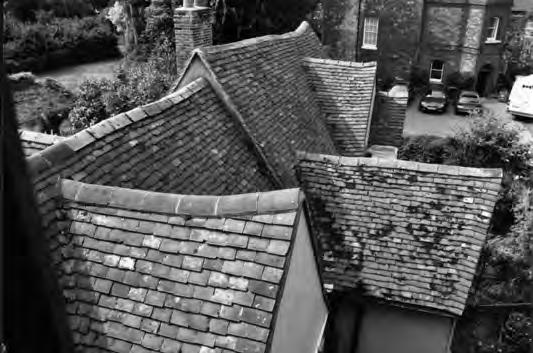 PHELIP S LODGE, ROCHESTER: MEDIEVAL ORIGINS & LATER DEVELOPMENT plate II View of the Roofs of Phelip s Lodge taken from No. 82 Street (itself on the line of Watling Street). In contrast, No.