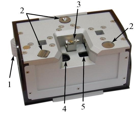 A measuring head, whatever its type, should be mounted on the base unit of the SPM SOLVER NANO so that the seats 2 on the base of the head (Fig. 1-2) match the support balls of the base unit (see Fig.