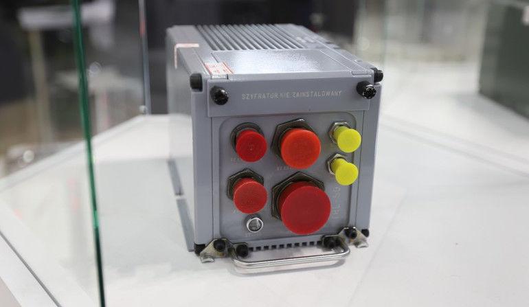 TRL 50 IFF transponder offered by the PIT-RADWAR company. Image Credit: M.