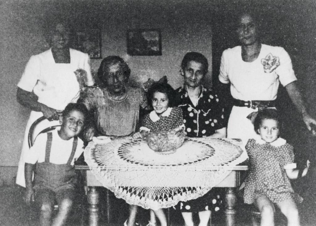 the children Sergio de Simone Sergio de Simone (left) with two of his aunts, his grandmother and his