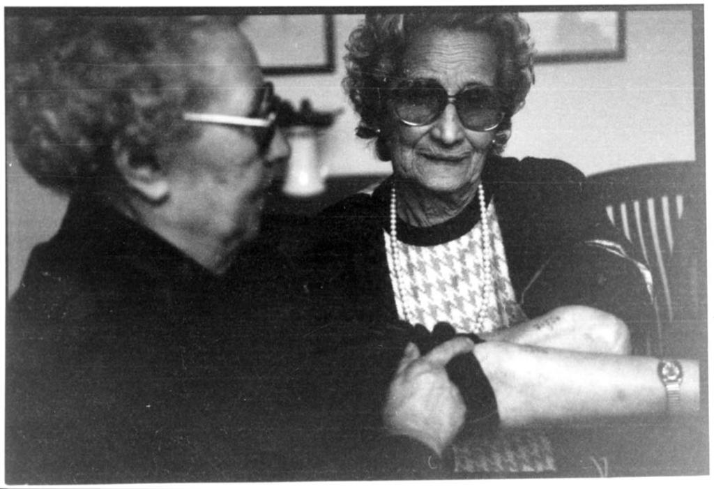 the children Sergio de Simone Gizella de Simone (right) and Margarete Wilkens in 1984 Sergio s mother Gizella travelled to Hamburg in 1984 to attend the commemorative event for the Bullenhuser Damm