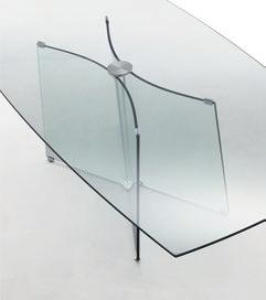 Top in tempered glass, 15 mm. thick. Oval top available in glass or in lacquered MDF.