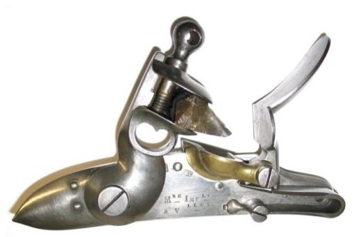 1785, France Honoré Blanc, manufactures standard design interchangeable musket locks.