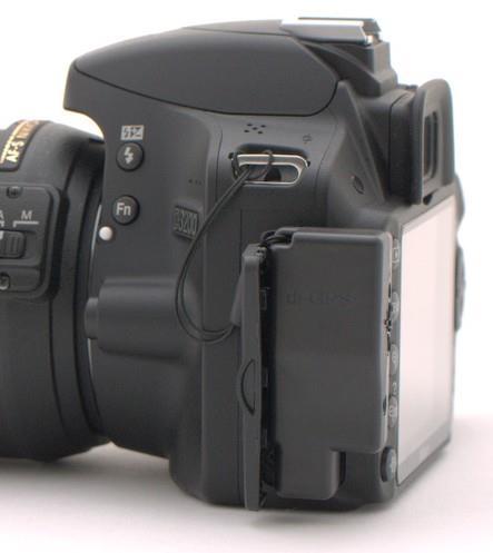 Please refer to user guide of your DSLR for more information on taking photographs with a GPS receiver.