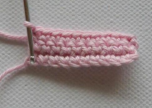 BOW Round 1: crochet 10 chains.