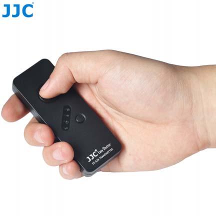 The remote controller allows you to control the camera from afar when shooting, so it also prevents camera shaking.
