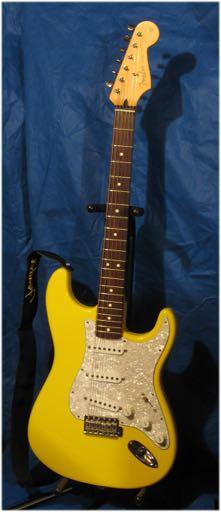 Fender Stratocaster style Original Model: Fender Stratocaster Headstock: inline 6 tuners on one side, flat w/ retainers Nut: plastic Scale Length: 25.