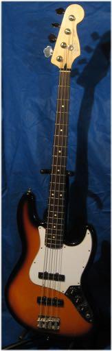 Fender Jazz bass Original Model: Fender Jazz Headstock: inline 4 tuners on one side, flat w/ retainers Nut: plastic