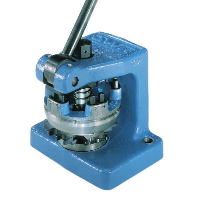 Chain breaker How to use the iwis multi station chain breaker Chain breaker This multi-station rivet extractor can be clamped in a vice or screwed onto the workbench.