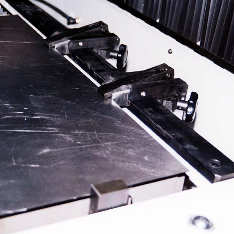Operator-friendly Laser Cutting Machine Workpiece Positioning Mechanism (( Clamping and Locating )) Origin