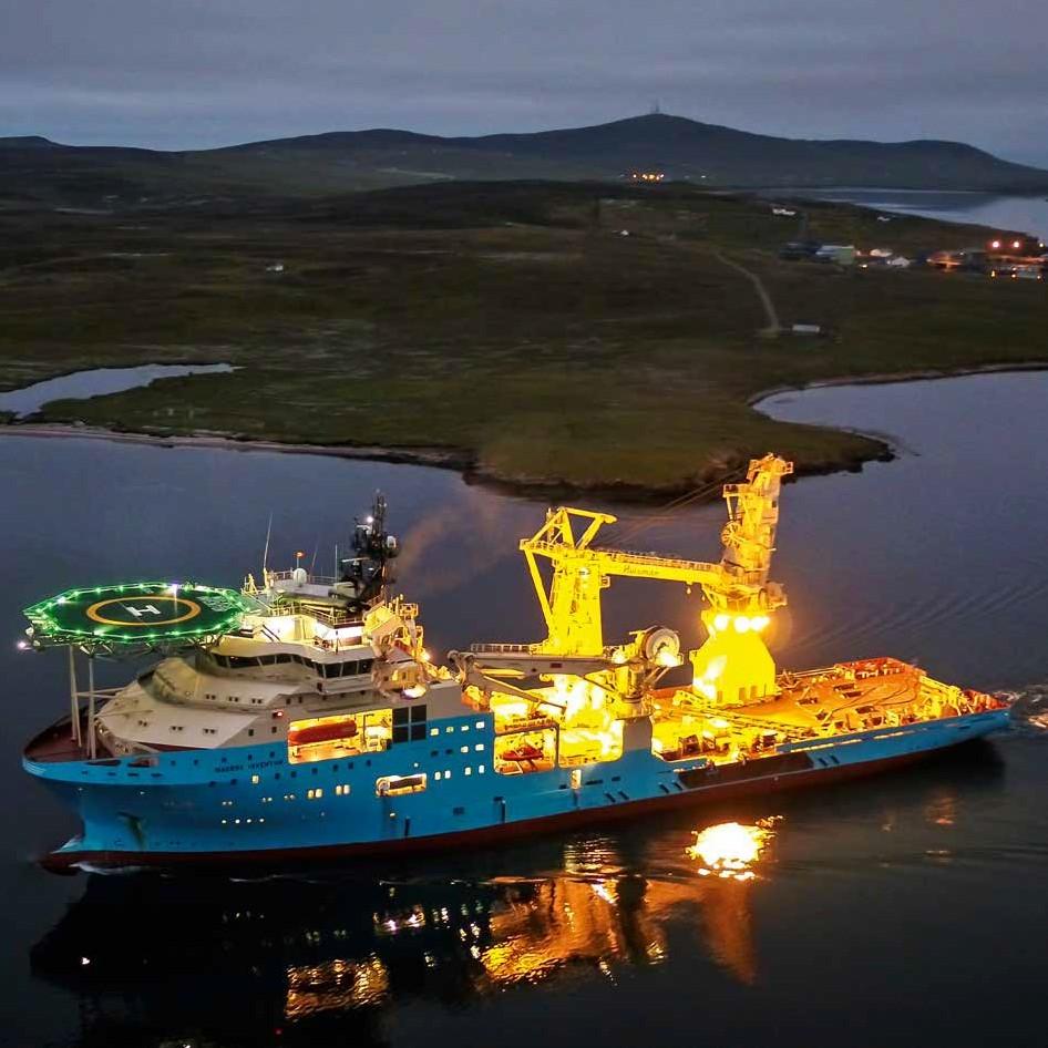 8 SUBSEA CONSTRUCTION With project management capabilities and versatile subsea support vessels featuring a large deck area and onboard WROVs that