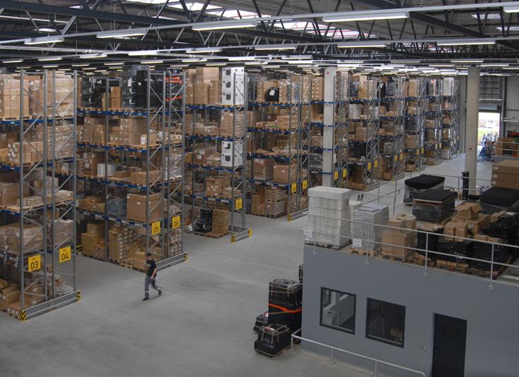 SMART WAREHOUSE LIGHTING Follow-Me MAPS easily tracks occupancy flow and predictively turns on adjacent lights and