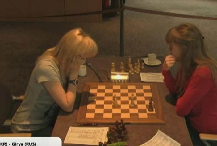 In a master competition, the woman on the left could not force checkmate.