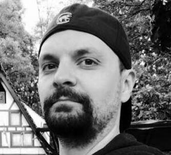 Andrew Reiner Executive Editor, Game Informer With over 20 years of experience as the executive editor at Game Informer Magazine, Andrew s original works have appeared in hundreds of magazines and on