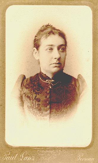 Figure 1. The Estonian writer Elisabeth Aspe Nieländer (1860 1927). Photo: the Estonian Literary Museum, http://www.kirmus.ee/erni/autor/aspe_fo.html.