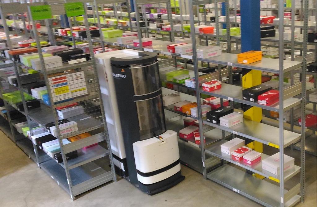 Remote robot visualization Robots live in a virtual world which is a replica of the customer warehouse The 3D