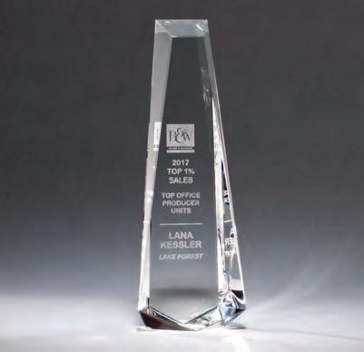 Crystal Awards Star Trophy Carved from a Block of Crystal Diamond Series Crystal with Prism-Effect