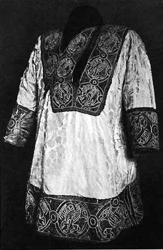 Design Inspiration Getting Started With Tunics When looking for designs, there are many places to look. The best source of inspiration for tunic (and all clothing) design is in period artwork.