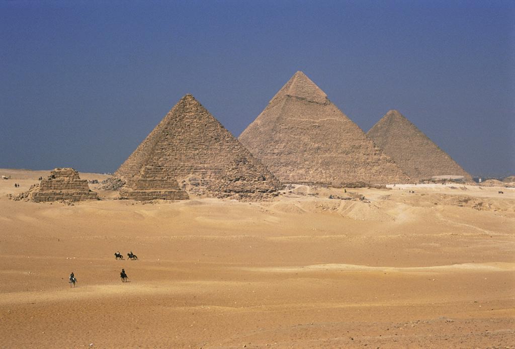 Great Pyramids Gizeh, Egypt Pyramids of Menkaure, ca. 3,000-2,920 B.C.E.; Khafre, ca.