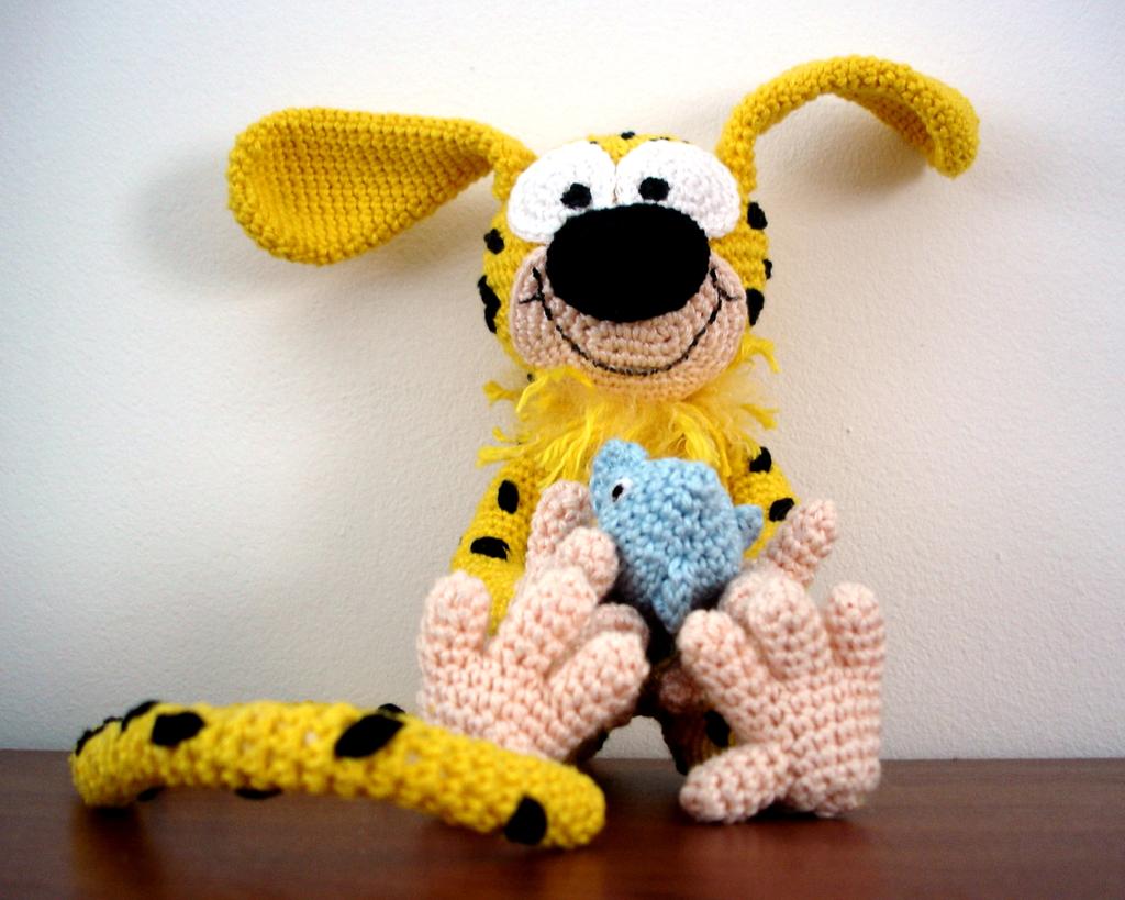 Marsupilami Materials needed Matching yarn and hook accordingly you will need crochet hook (I used 2,5 mm and DK-medium weigh cotton yarn) yarn in: - yellow, - light peach (beige), - little bits of
