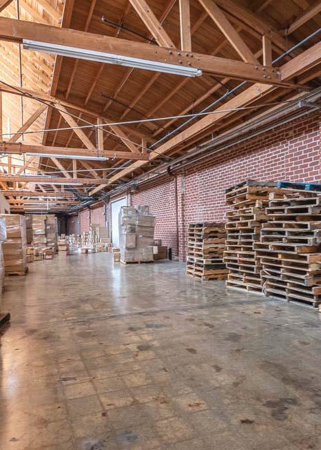 FOR LEASE 3 RD FLOOR DELUXE PENTHOUSE 33 CREATIVE OFFICE UNITS 400 SF - 4,000 SF 5 INDUSTRIAL UNITS 696 SF - 10,000 SF PROPERTY HIGHLIGHTS Fantastic Upgraded Warehouse with Exposed Bow Truss Roof &