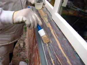 Apply a layer of Renofix Oranje on the hizontal part of the affected sill.