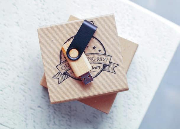 PRESENTATION / USB PRODUCTS NEW PRODUCT! SNAP USB BOX Our Snap box is hand-made from brown recycled card, which has a light ridged surface texture and hidden magnetic clasp.