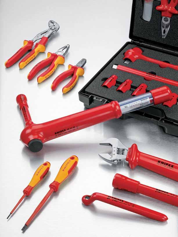 Standard Tool Case 26 parts equipped with a range of insulated tools for works on electrical installations Flat Nose Pliers and Snipe Nose Pliers of