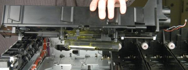 NOTE: DO NOT SEPARATE THE DUCT ASSEMBLY FROM THE TONER CARTRIDGE GUIDE ASSEMBLY!