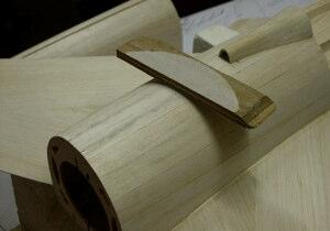 Make the top surface flat by sanding.