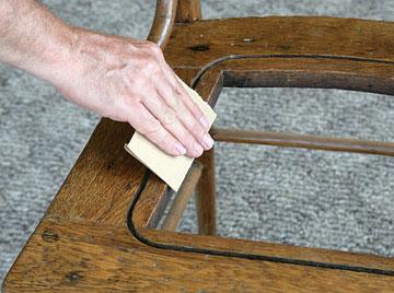 This chair has a groove with rounded corners, the chair in Step 3 has corners that meet at a right angle.