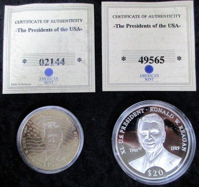 plastic cases, 3 tokens, foreign coin 20335 TRUST PROPERTY