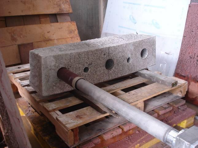 rock. 3.2 Portable System Design A portable system with similar size of hydraulic rock splitter were designed and built for the test.