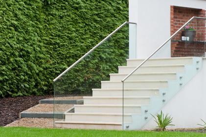 medium use Varieties: Fascia mount Applications: Stairs and