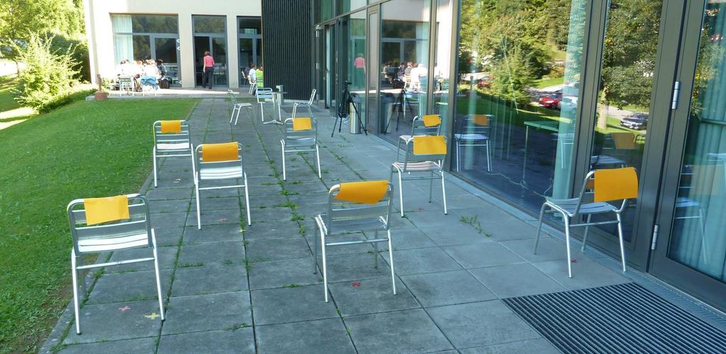 t t rt t s s Fig. 1: 20m x 5m obstacle course used in our experiments. Eight chairs were used as obstacles.