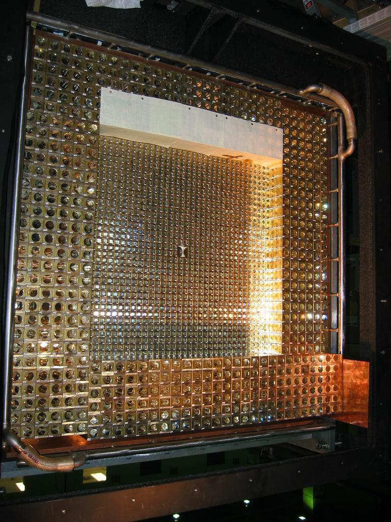 Electromagnetic Calorimeter (PrimEx HyCal) Combination of PbWO 4 and Pb-glass detectors (118x118 cm 2 ) 34 x 34 matrix of 2.05 x 2.