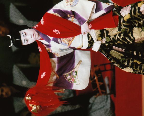 KEY PROGRAMMING LIVING CULTURES COLLECTION Documentary series, 52 HD 13 episodes: Kabuki - the Path of the Flowers, The Quest for the Gongs, The Baaka Opera, Makishi Masquerade, The young girl and