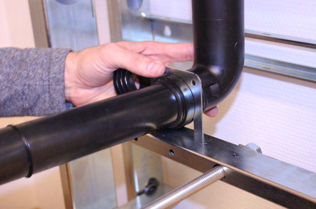 Installing flush pipe and drain pipe: Adjust the