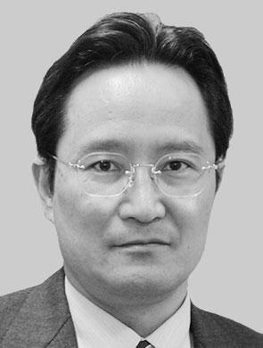 He received the Young Engineer Awards both from IEICE Japan and IEEE AP-S Japan chapter in 2001 and 2002 respectively, and Outstanding Paper Award both from SDR Forum and IEICE in 2004 and 2005