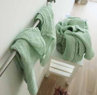 Bath Linen Washed Waffle Big Woven in a honeycomb weave in prewashed 100% linen fabric, these waffle bath towels are bright, thick and incredibly soft.