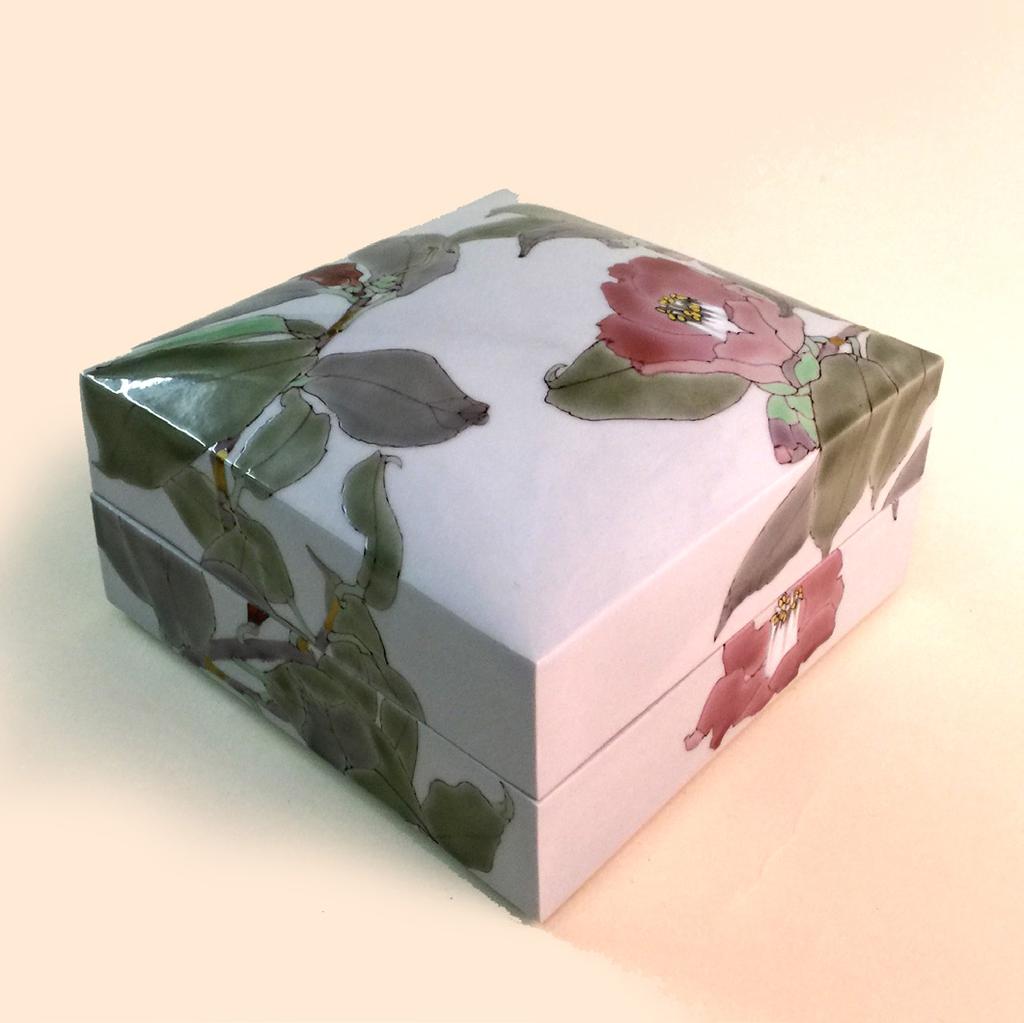 1. Square box with lid decorated