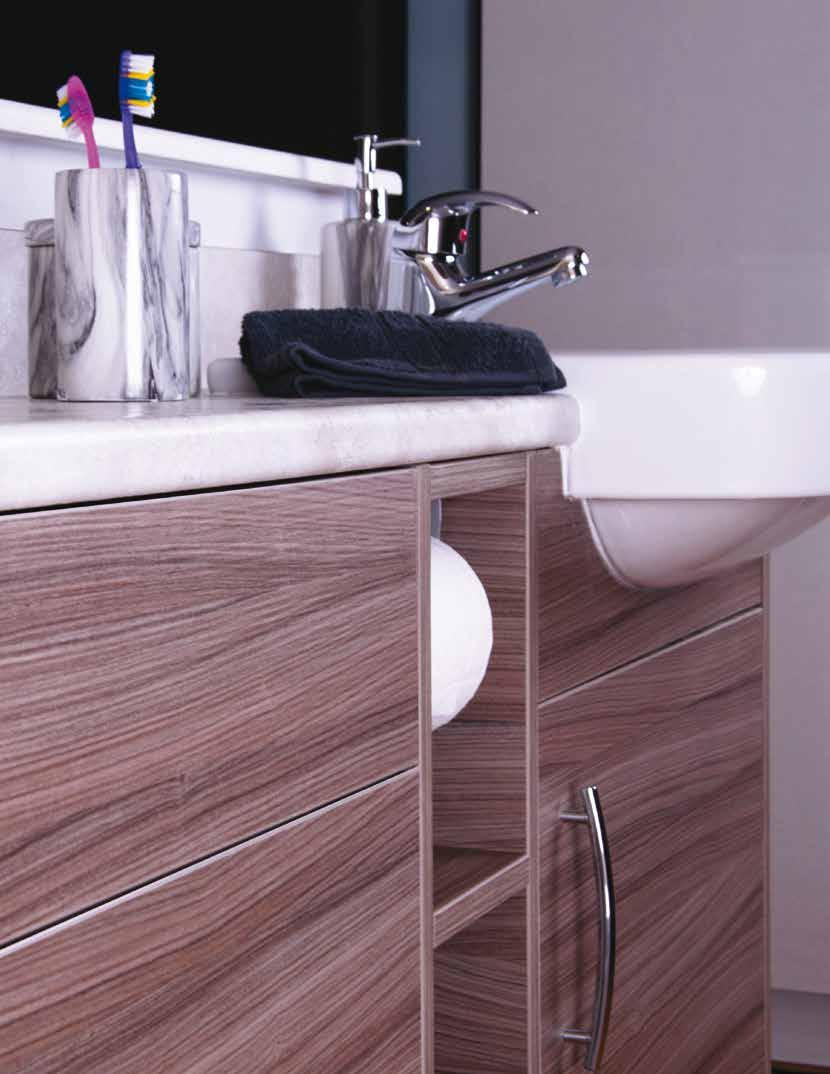 PERLA INTEGRA The Integra fitted furniture designs feature low sleek lines and uncluttered surfaces which are easy to clean and maintain.