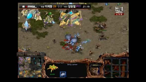 Knowing that Snow is concentrating his defenses on the 9 o'clock base, Jaedong sneaks an attack force up