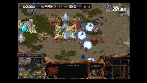 Jaedong does massive damage to the base but Snow is able to kill off most of the attack force.