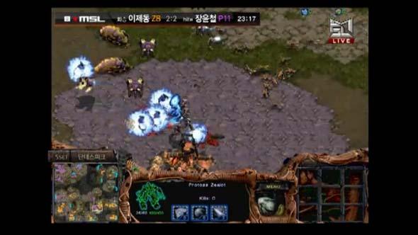 Snow moves down with an attack force and picks off Jaedong's mineral